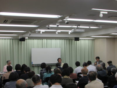 ［報告］日本ペンクラブ平和委員会憲法勉強会を10月4日に開催。伊藤真、金平茂紀両氏の講演と質疑応答。